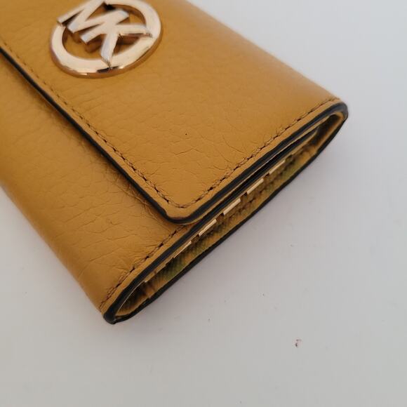 Michael Kors MK Key Case Ring Holder Wallet Pebble Leather Small Mustard Yellow - Picture 7 of 8